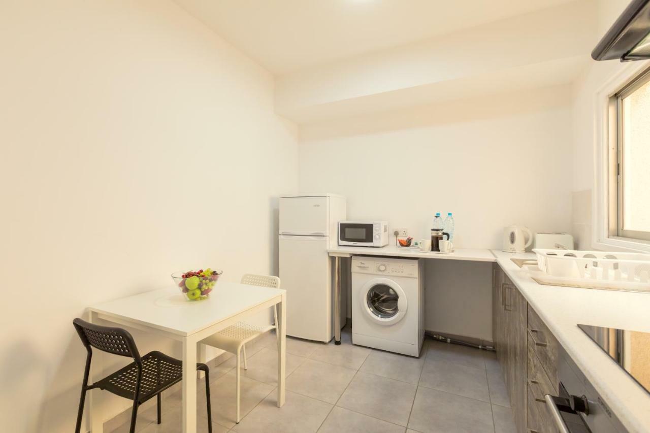 Savvas City Centre Flat Larnaca Bagian luar foto